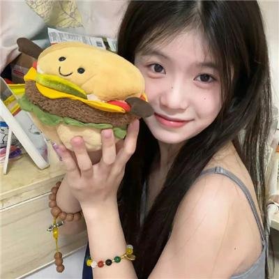 爱长颈鹿的女人